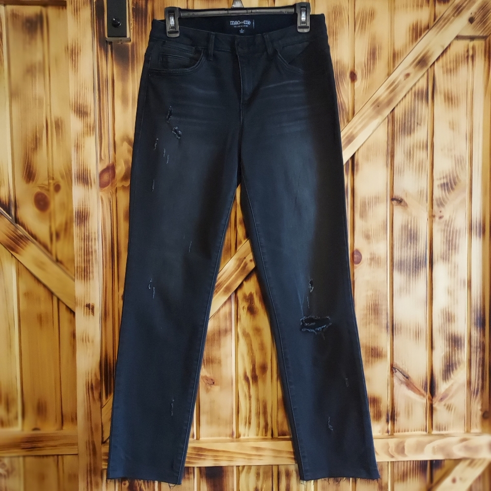 Mac and Me women's black Size 4 distressed jeans